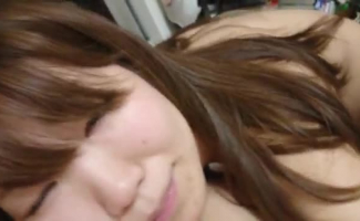 Adolescente Sensual Japonesa Que Se Ejacula Em Jarras De Cona Molhada