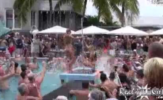 Show HD Pool Party