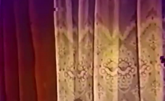 Video Vintage De Petite Loira Bebê, Mia Malkova Chupando Seu Casaco De Pele E Sendo Fodido No Banheiro.