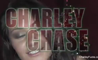 Charley Chase, Brett Rossi E Canela Sage Estão Fazendo Amor Um Com O Outro E Dildo