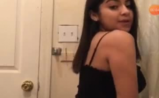 Adolescente Latina Sexy Se Masturba Seu Twat Rosa