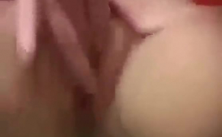 Mulher Loira Peituda Com Boobs Grandes Está Fazendo Um Vídeo Pornô Com Um Amigo Idoso.