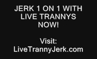 Tranny Sexy Recebe Faciais Com Strapon.